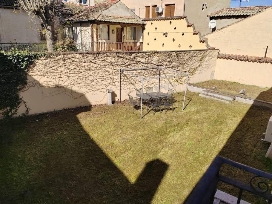 Casa Bajo El Acueducto Con Plaza De Garaje Villa Segovia Buitenkant foto