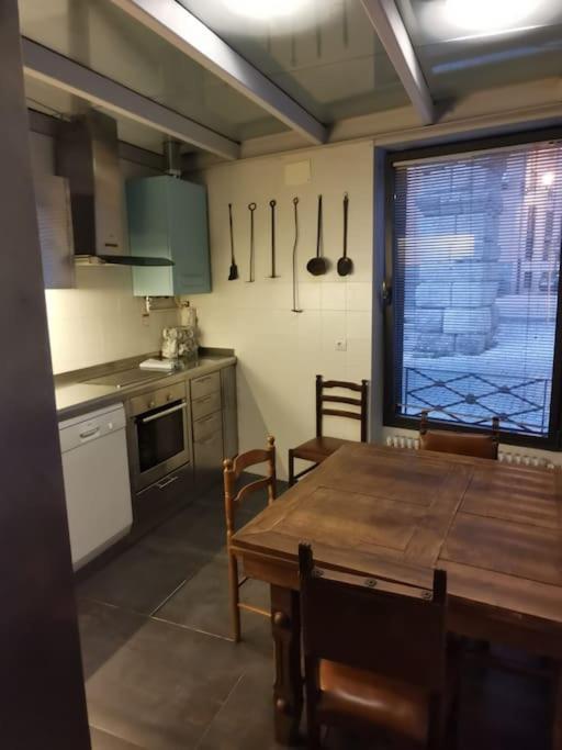 Casa Bajo El Acueducto Con Plaza De Garaje Villa Segovia Buitenkant foto